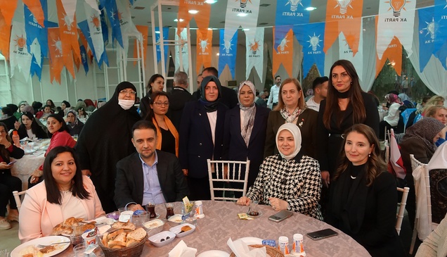 AK Parti Genel Merkez Kadın Kolları Başkanı Ercan, Manisa'da konuştu: